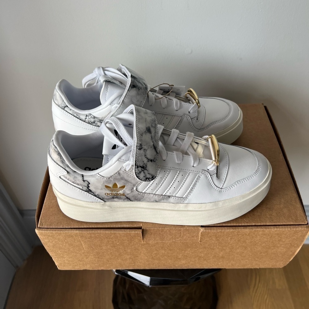 Adidas Originals Forum Bonega sneakers in white with marble print - Picture 7 of 15